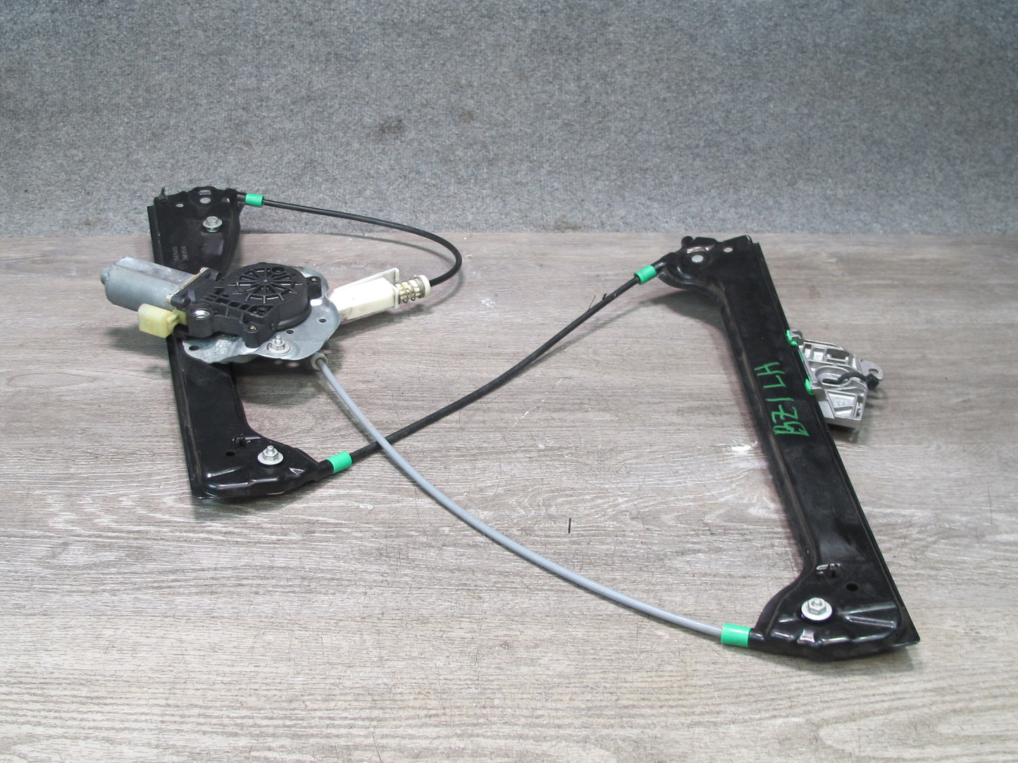 03-08 BMW E85 Z4 Left Door Window Regulator w Motor 7013753 OEM