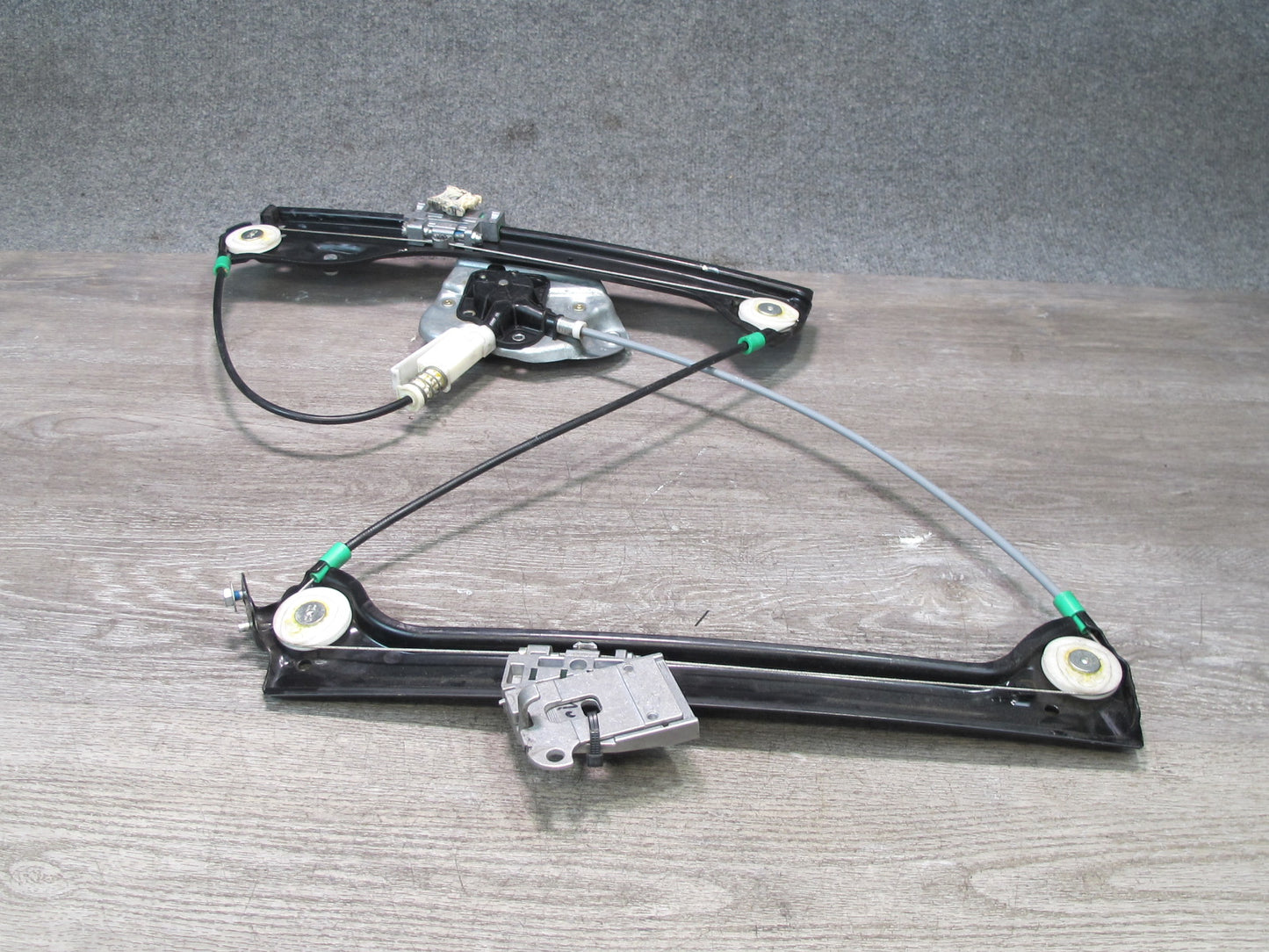 03-08 BMW E85 Z4 Left Door Window Regulator w Motor 7013753 OEM