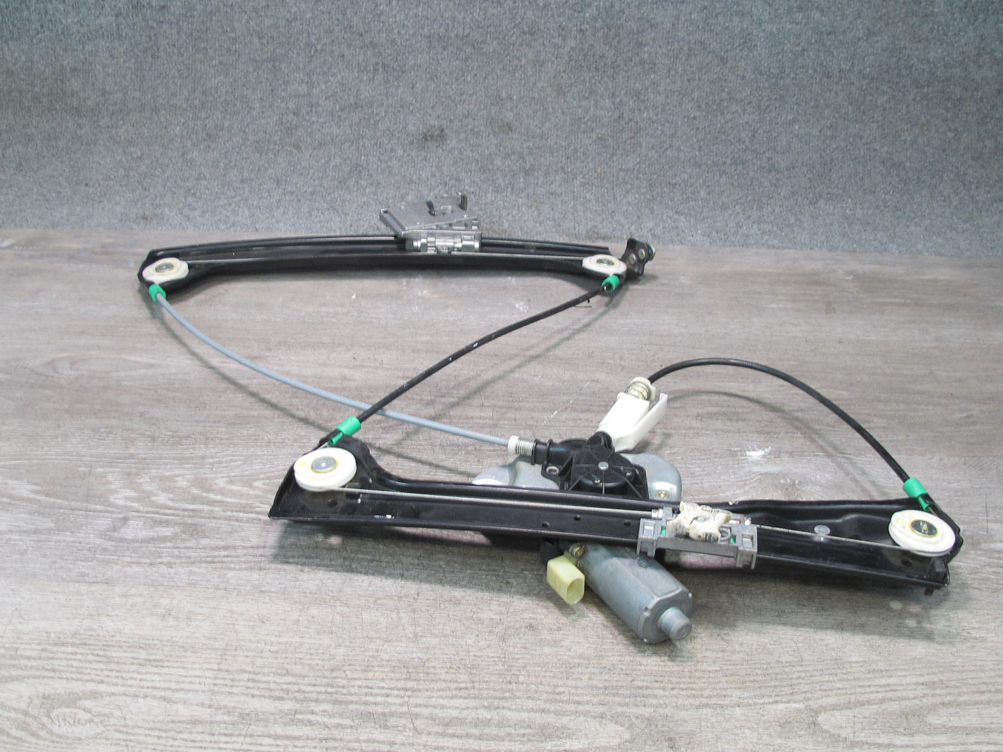 03-08 BMW E85 Z4 Left Door Window Regulator w Motor 7013753 OEM