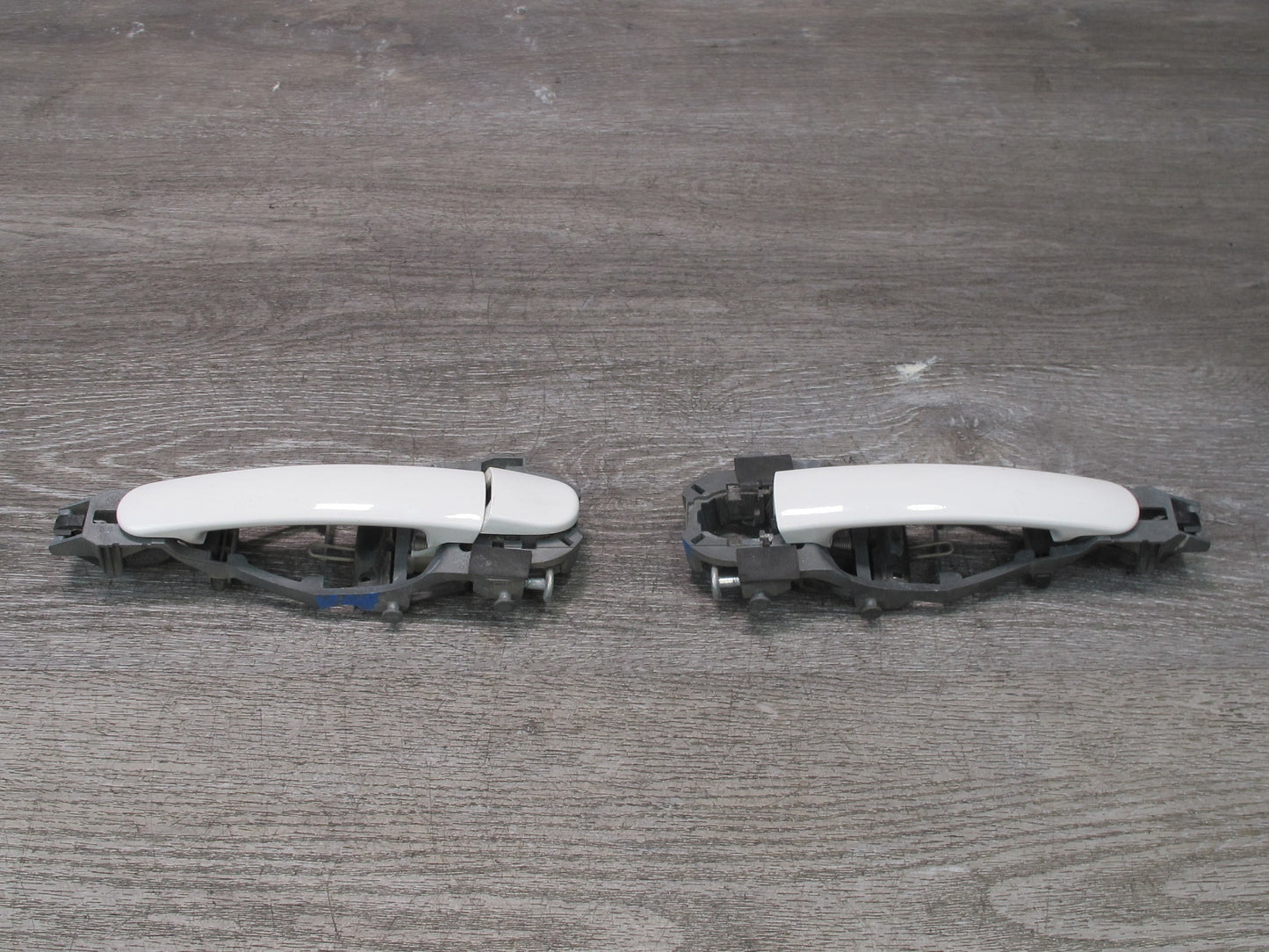 06-09 VW Rabbit GTI R32 MK5 2DOOR Set of 2 Left & Right Exterior Door Handle OEM