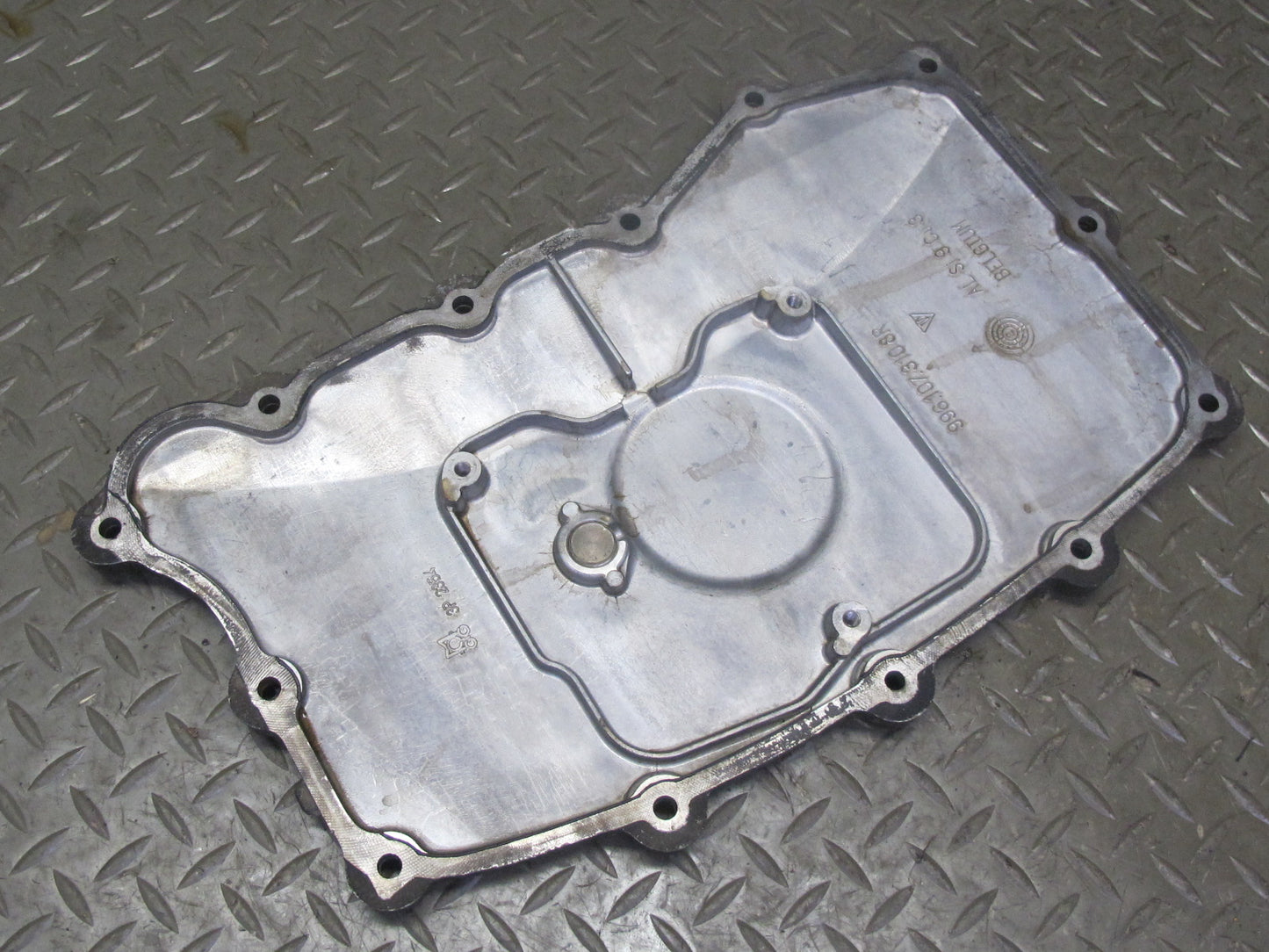2002-2005 Porsche 911 Carrera 996 3.6L M96.03 Engine Motor Oil Pan Sump Cover
