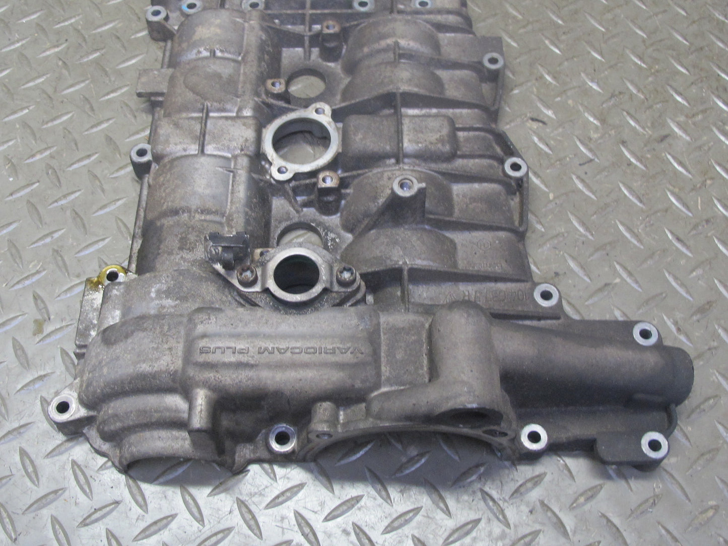 02-05 Porsche 911 996 3.6L M96.03 RWD Engine 4-6 Cylinder Head Valve Cover