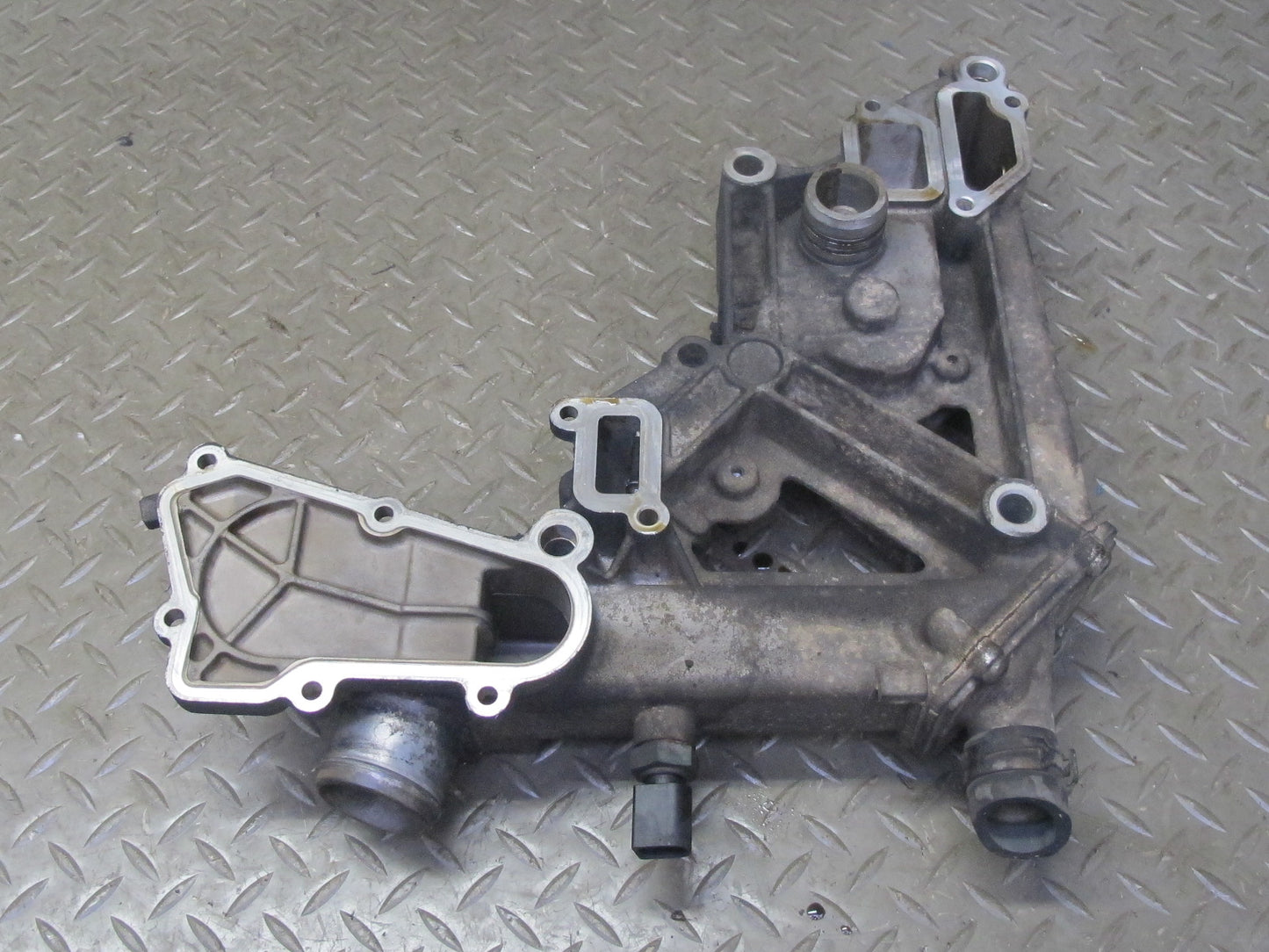 2002-2005 Porsche 911 Carrera 996 3.6L M96.03 Engine Motor Oil Pump Housing
