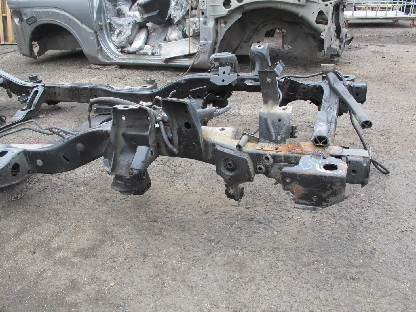 99-01 Isuzu Vehicross 3.5L 6VE1 A/T Lower Frame Assembly 144K Miles OEM