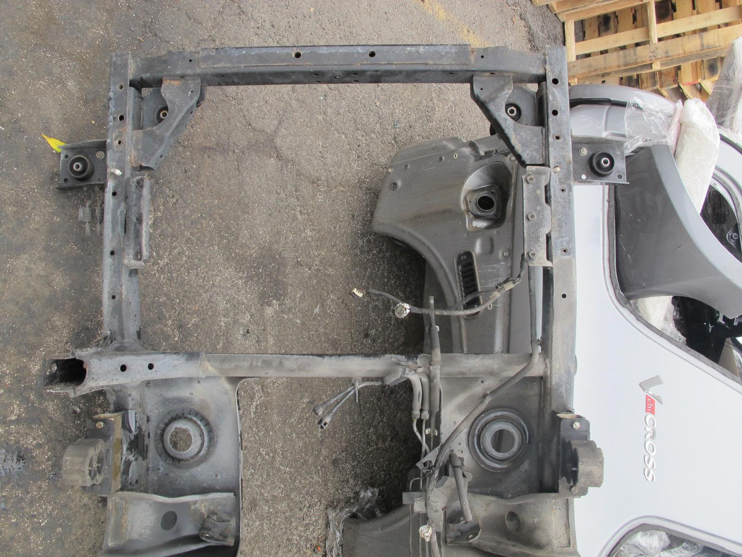 99-01 Isuzu Vehicross 3.5L 6VE1 A/T Lower Frame Assembly 144K Miles OEM