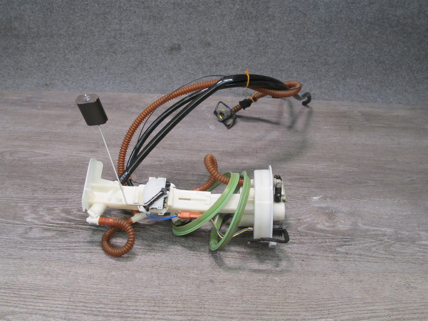 2010-2013 BMW E70 E71 X5M X6M 4.4L S63 Fuel Pump Level Sensor Sending Unit Set