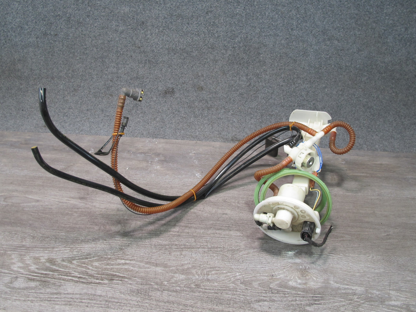 2010-2013 BMW E70 E71 X5M X6M 4.4L S63 Fuel Pump Level Sensor Sending Unit Set