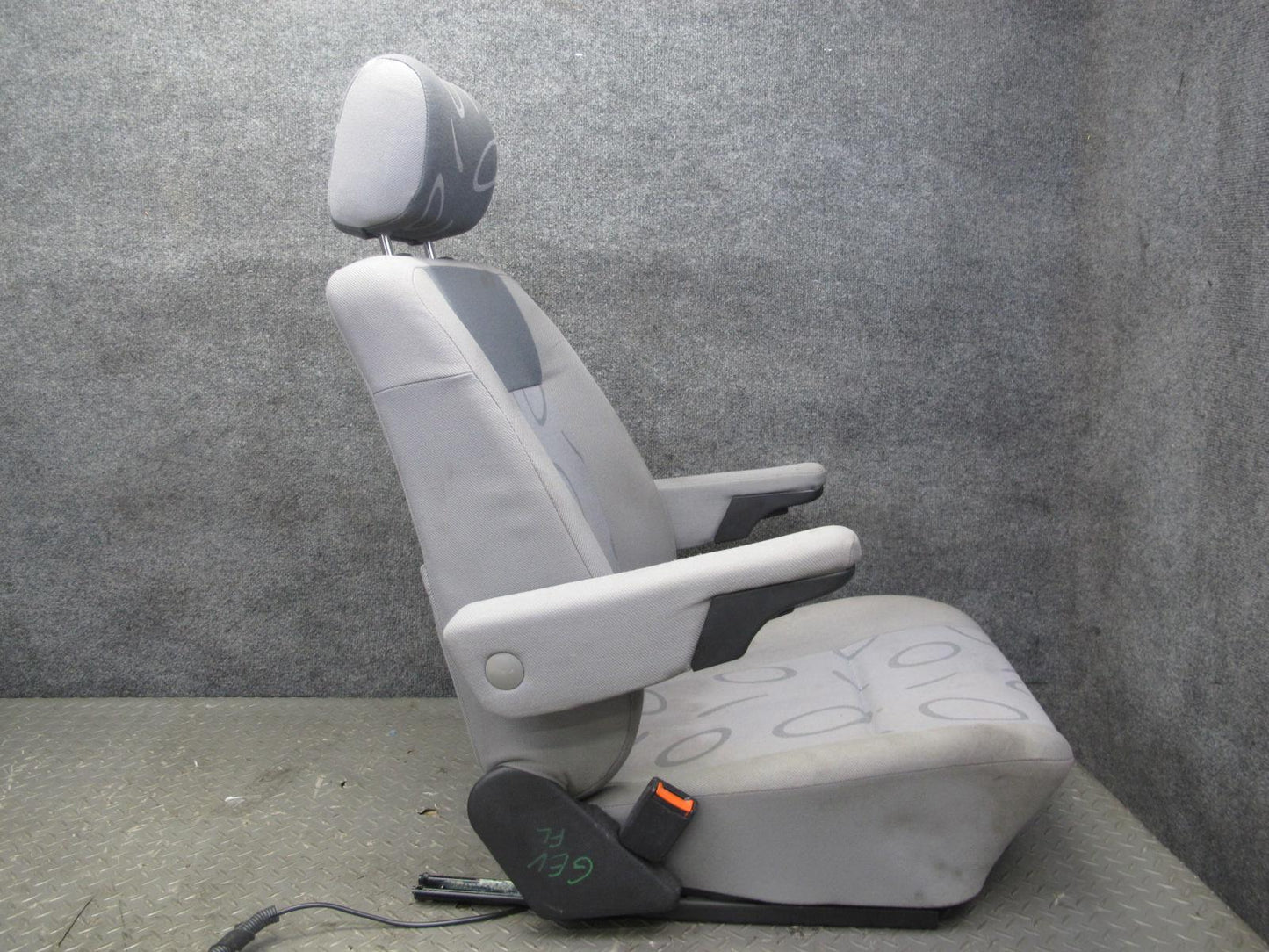 99-03 VW Eurovan T4 Set of 2 Front Left & Right Cloth Seat Gray OEM