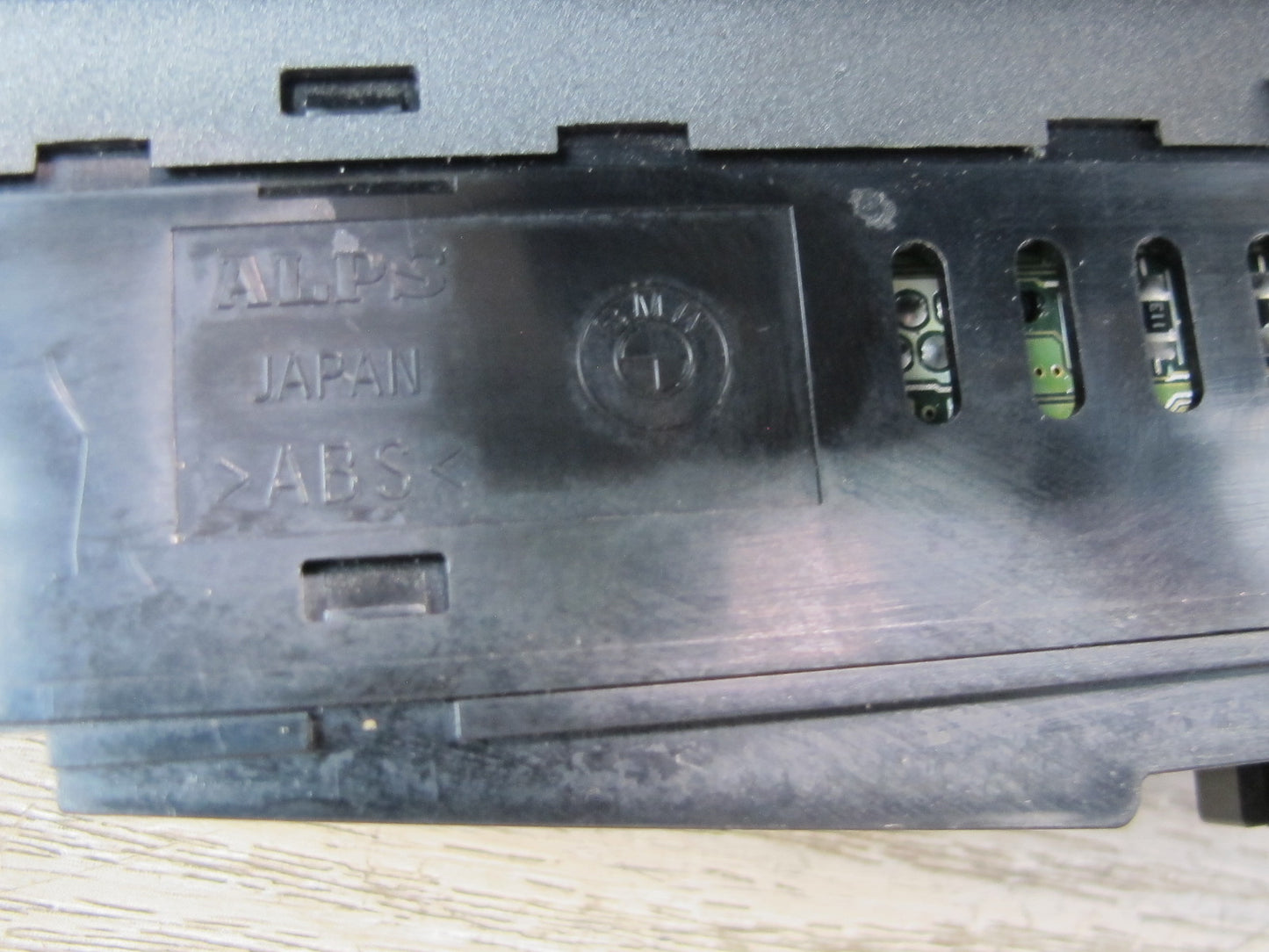 03-04 BMW E85 Z4 Center Console Ashtray w Switch Assembly OEM