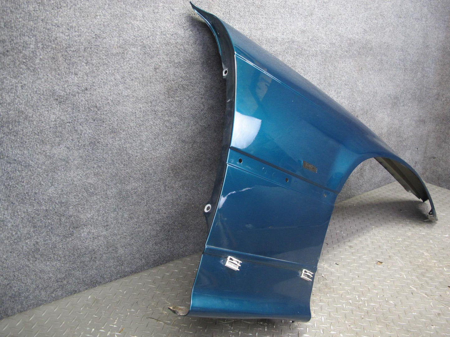 96-97 BMW E36 328iC Coupe Convertible Front Right Fender Shell Panel Cover OEM