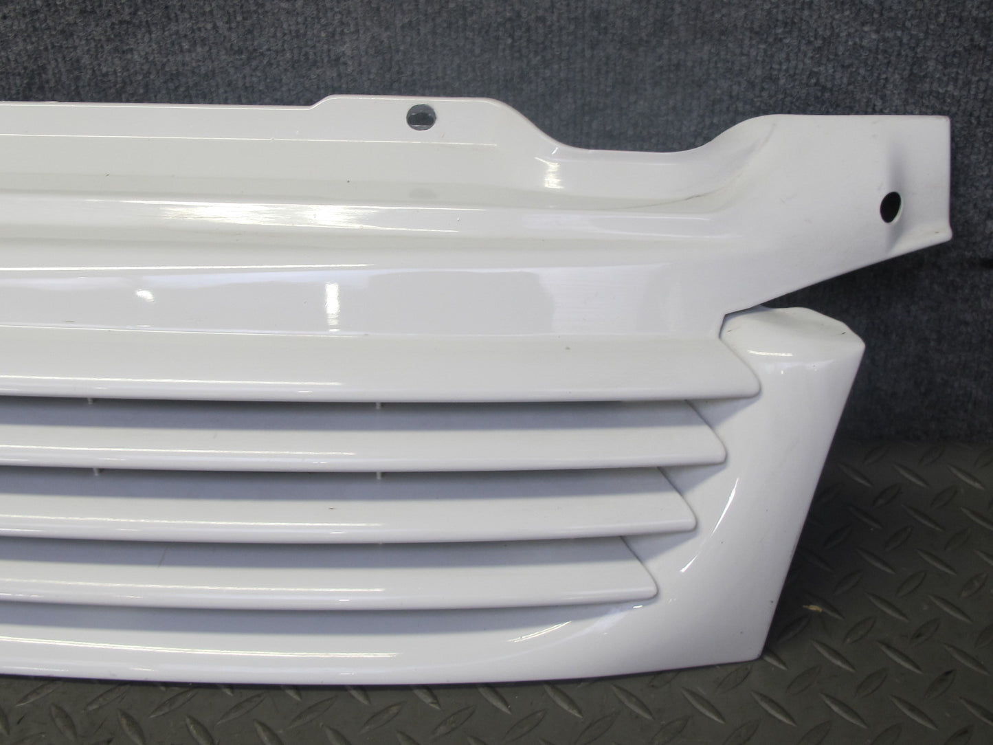 99-03 VW Eurovan T4 Front Radiator Upper Grille Arctic White w Emblem OEM