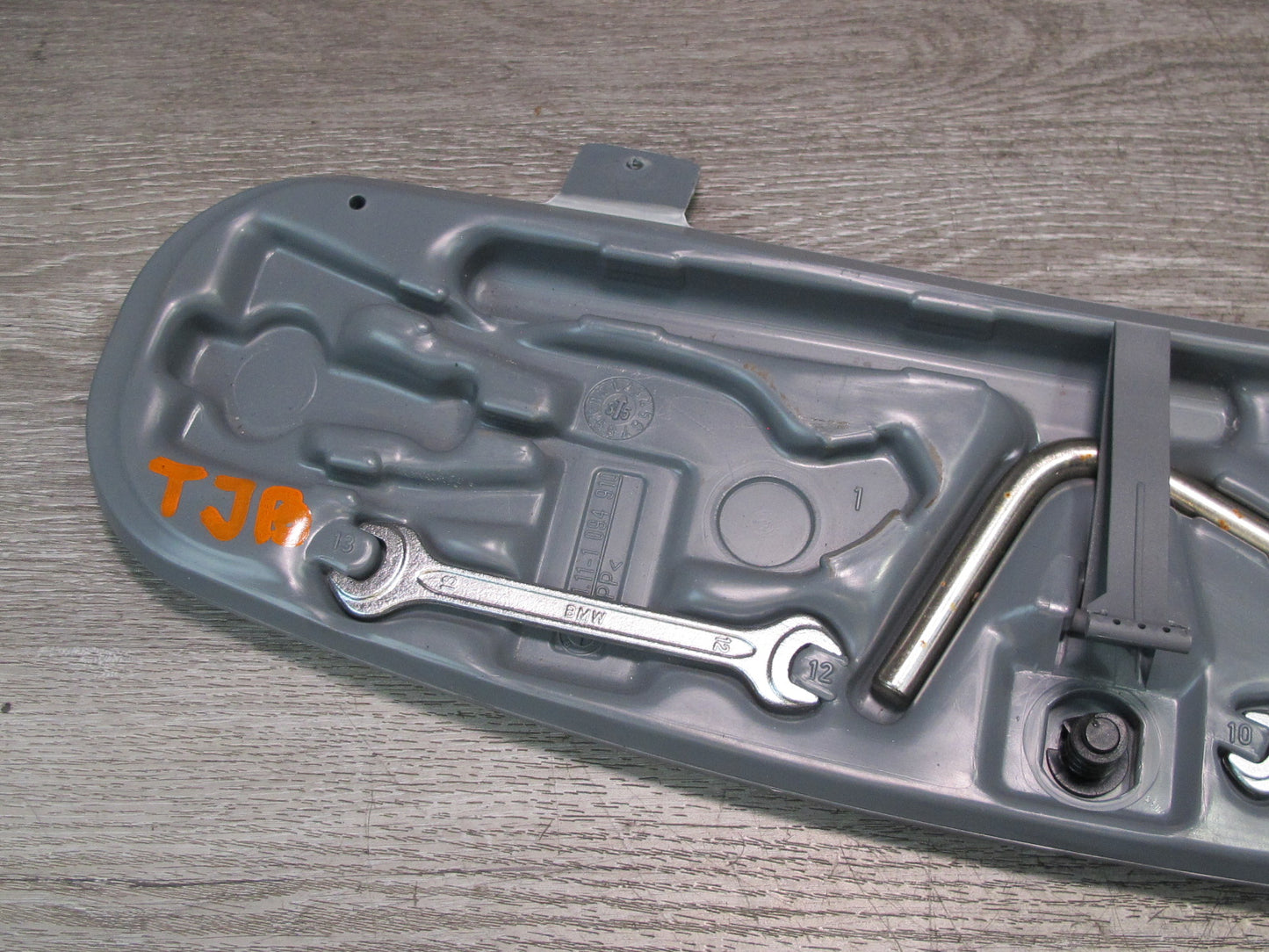 01-06 BMW E46 Coupe Spare Tire Lift Jack Wrench Tool KIT Case OEM