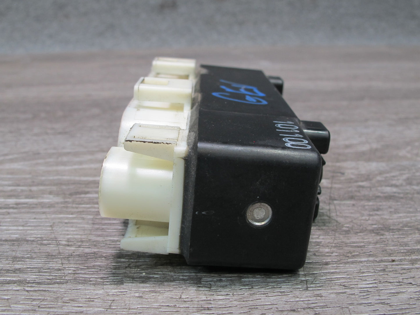 99-03 VW Eurovan T4 2.8L Engine Cooling Fan Relay Module 701919506A OEM