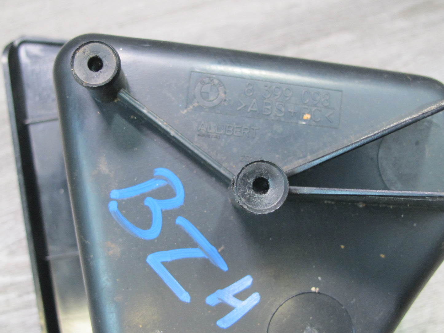 96-02 BMW E36/7 Z3 Roadster Rear Trunk Storage Box BIN Compartment 8399098 OEM