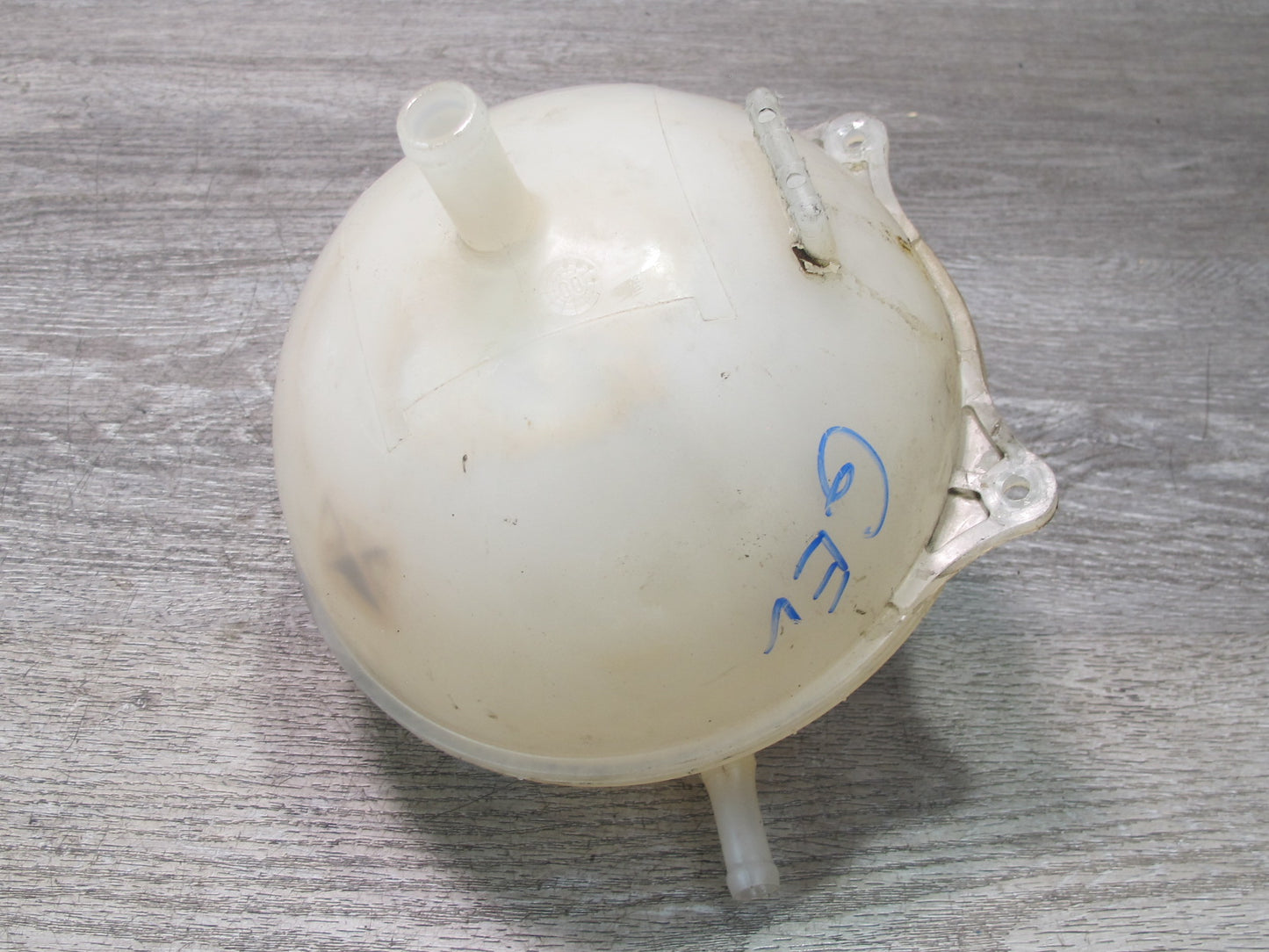 01-03 VW Eurovan T4 2.8L Engine Coolant Expansion Overflow Reservoir Tank OEM