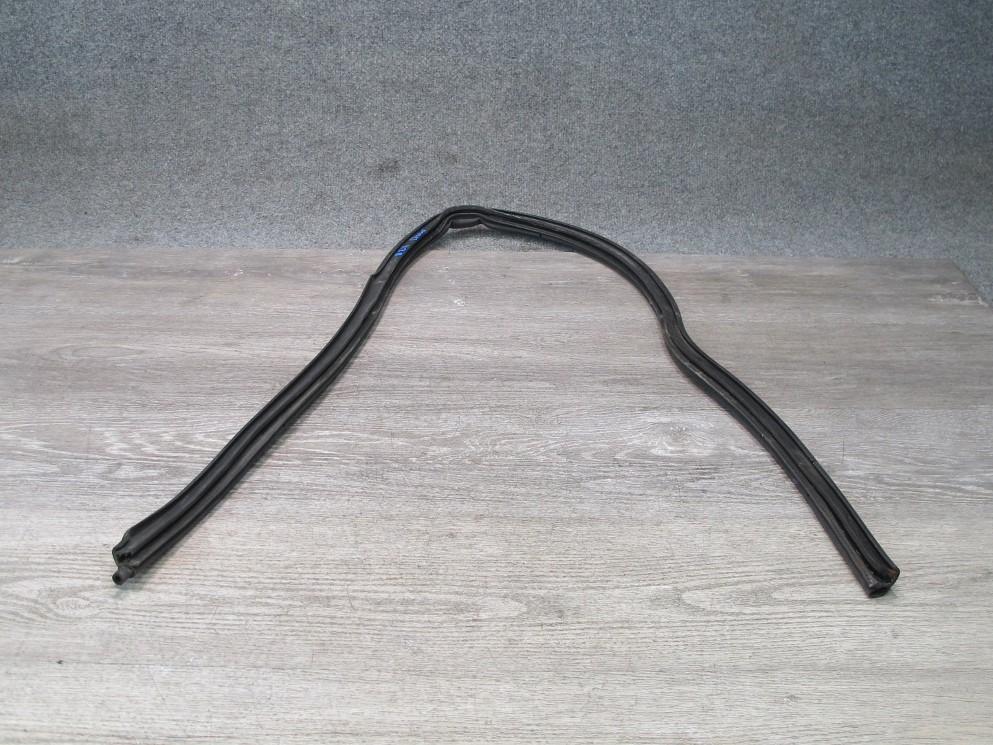 96-02 BMW E36/7 Z3 Roadster Left & Right Lower Door Weatherstrip Rubber Seal OEM