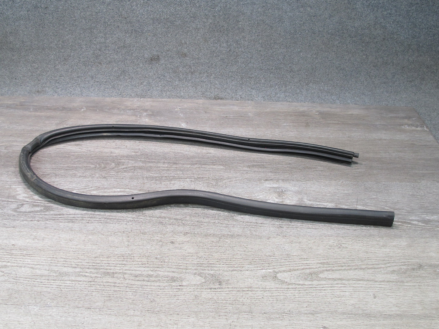 96-02 BMW E36/7 Z3 Roadster Left & Right Lower Door Weatherstrip Rubber Seal OEM
