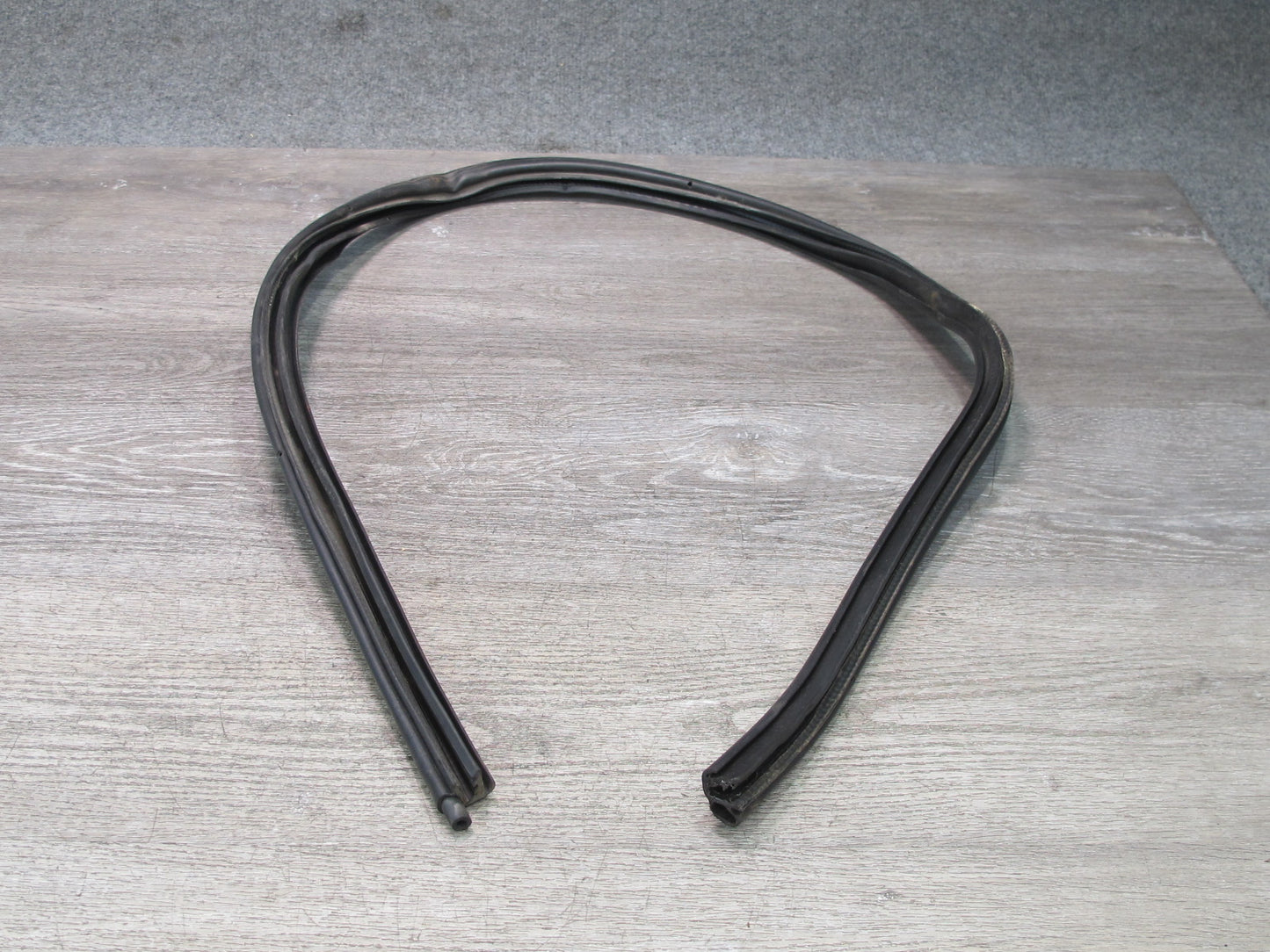 96-02 BMW E36/7 Z3 Roadster Left & Right Lower Door Weatherstrip Rubber Seal OEM