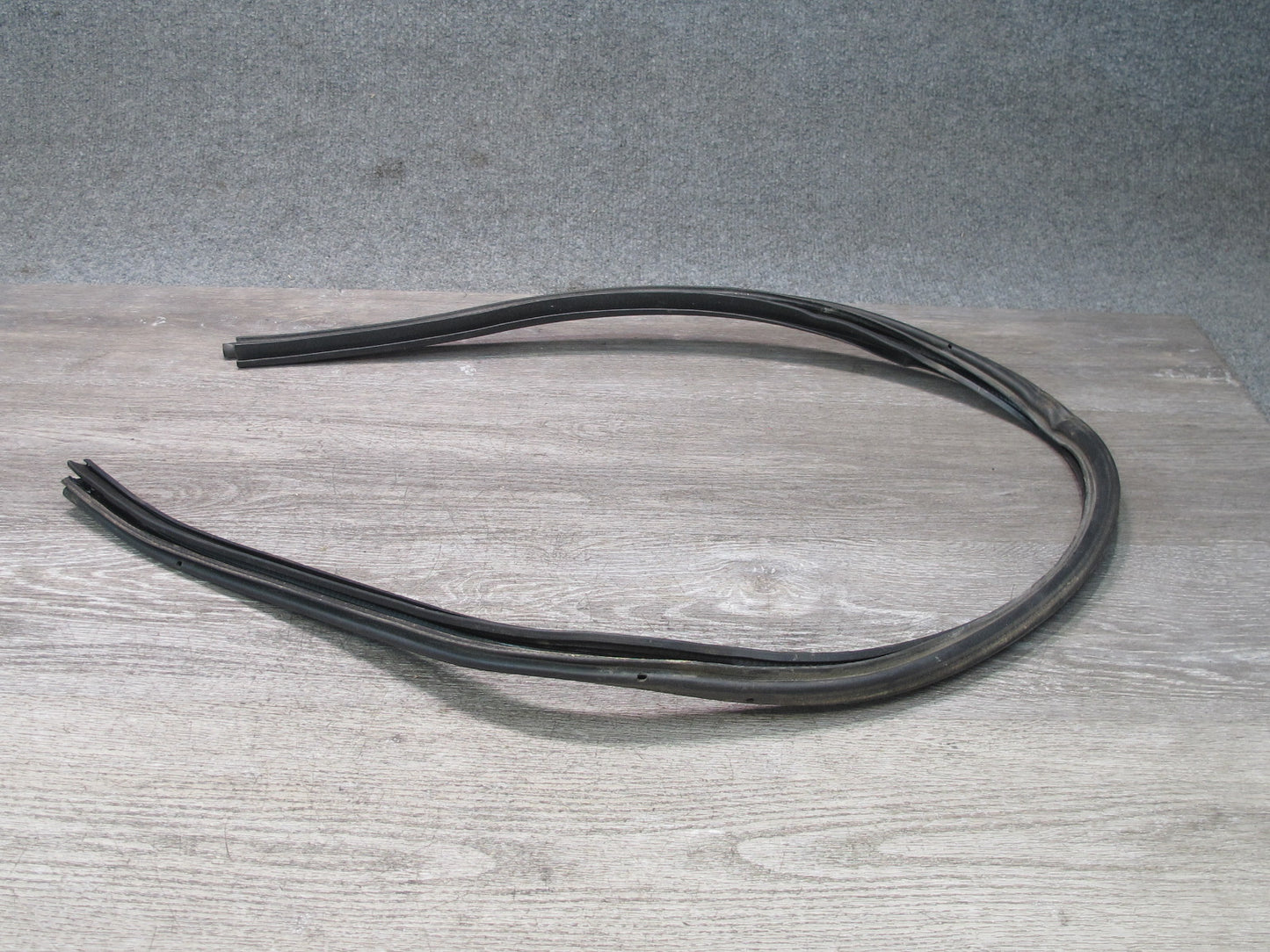96-02 BMW E36/7 Z3 Roadster Left & Right Lower Door Weatherstrip Rubber Seal OEM