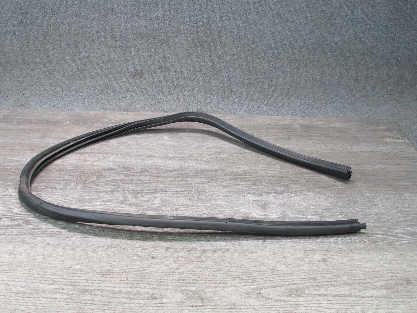 96-02 BMW E36/7 Z3 Roadster Left & Right Lower Door Weatherstrip Rubber Seal OEM