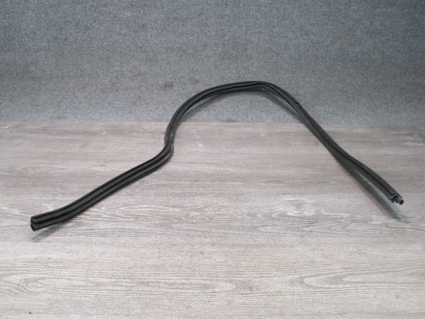 96-02 BMW E36/7 Z3 Roadster Left & Right Lower Door Weatherstrip Rubber Seal OEM