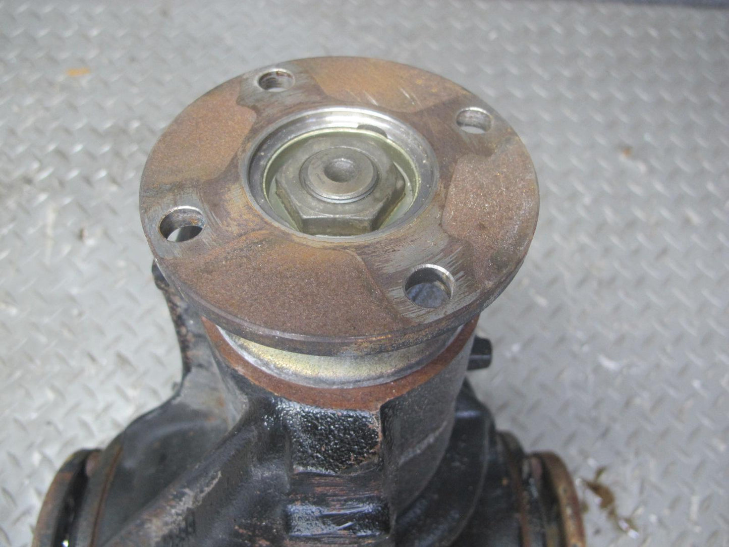 96-99 BMW E36 328i 328iC M52 A/T Rear Differential Carrier 3.91 Ratio 50k Miles