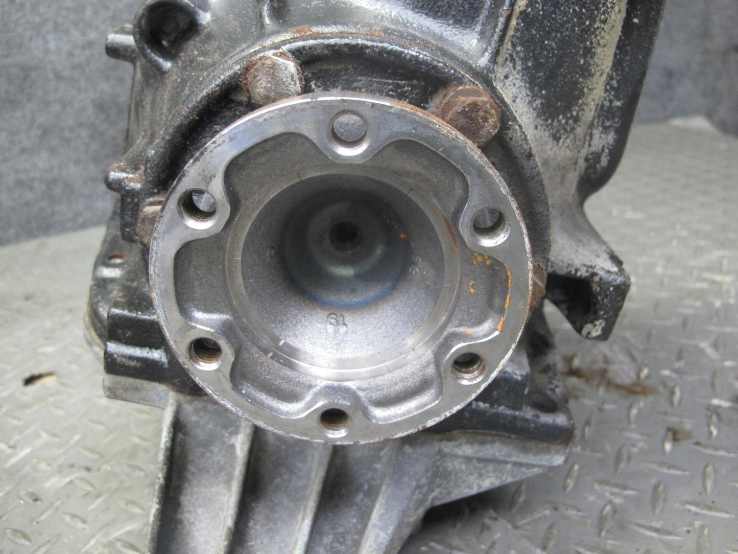 96-99 BMW E36 328i 328iC M52 A/T Rear Differential Carrier 3.91 Ratio 50k Miles