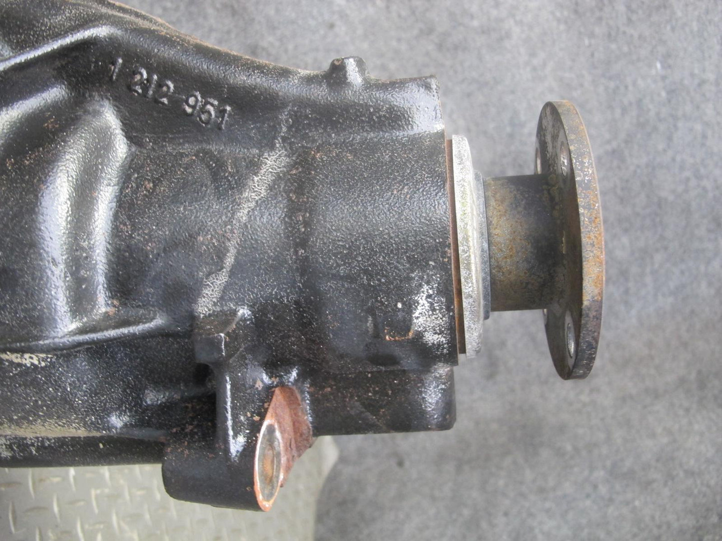 96-99 BMW E36 328i 328iC M52 A/T Rear Differential Carrier 3.91 Ratio 50k Miles