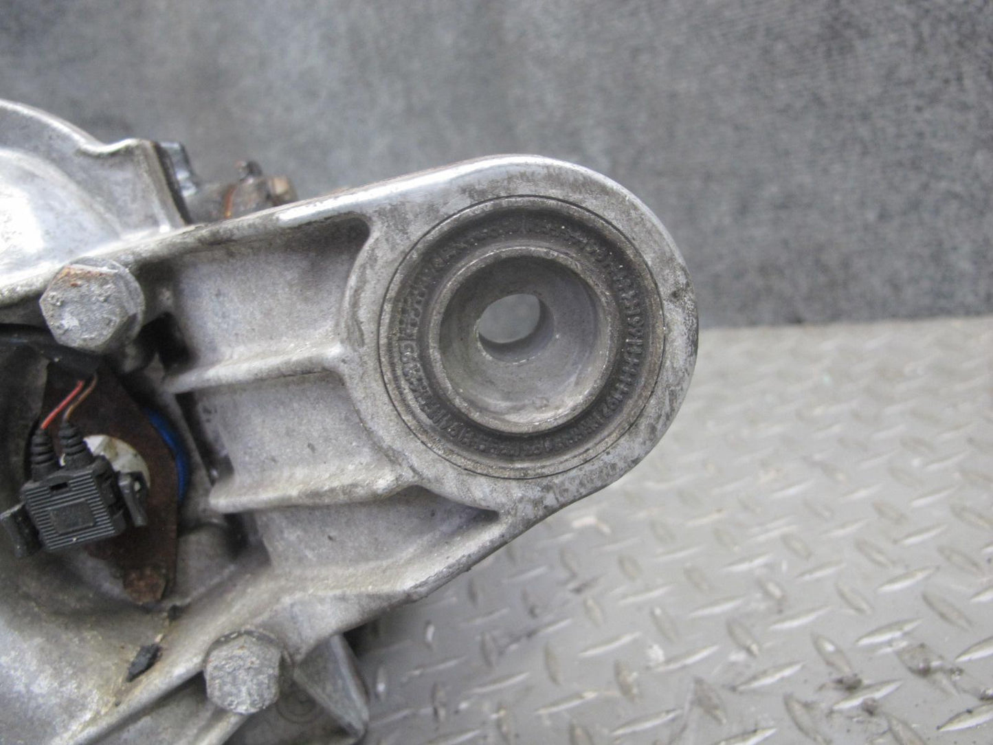 96-99 BMW E36 328i 328iC M52 A/T Rear Differential Carrier 3.91 Ratio 50k Miles