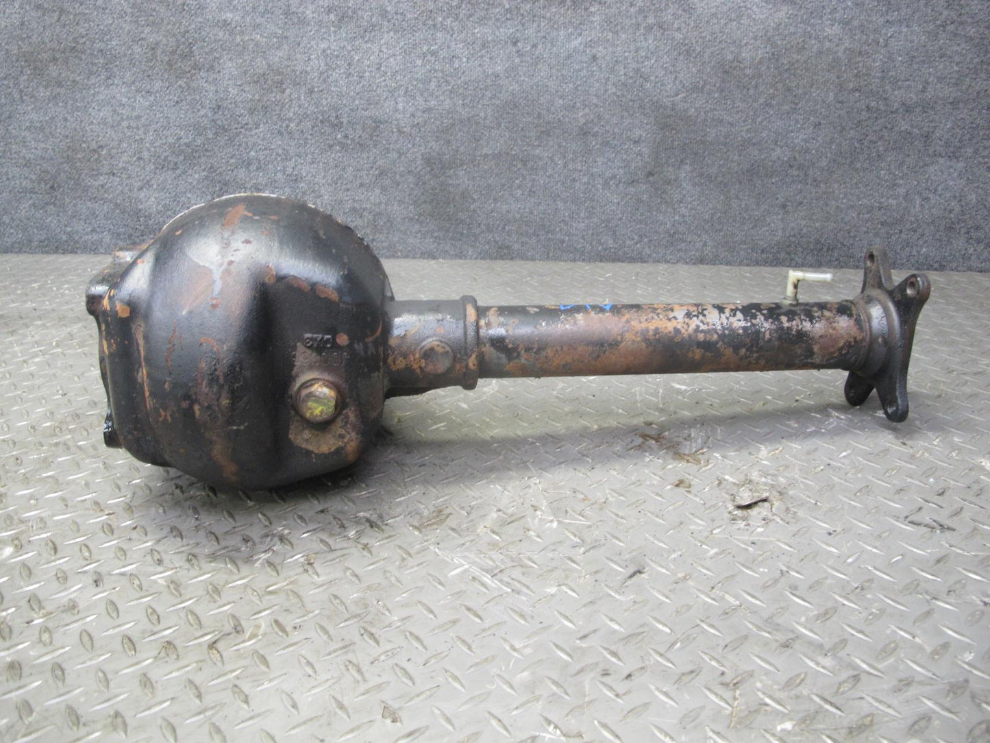 99-01 Isuzu Vehicross 4WD Front Differential Carrier 4.30 Ratio 144K OEM