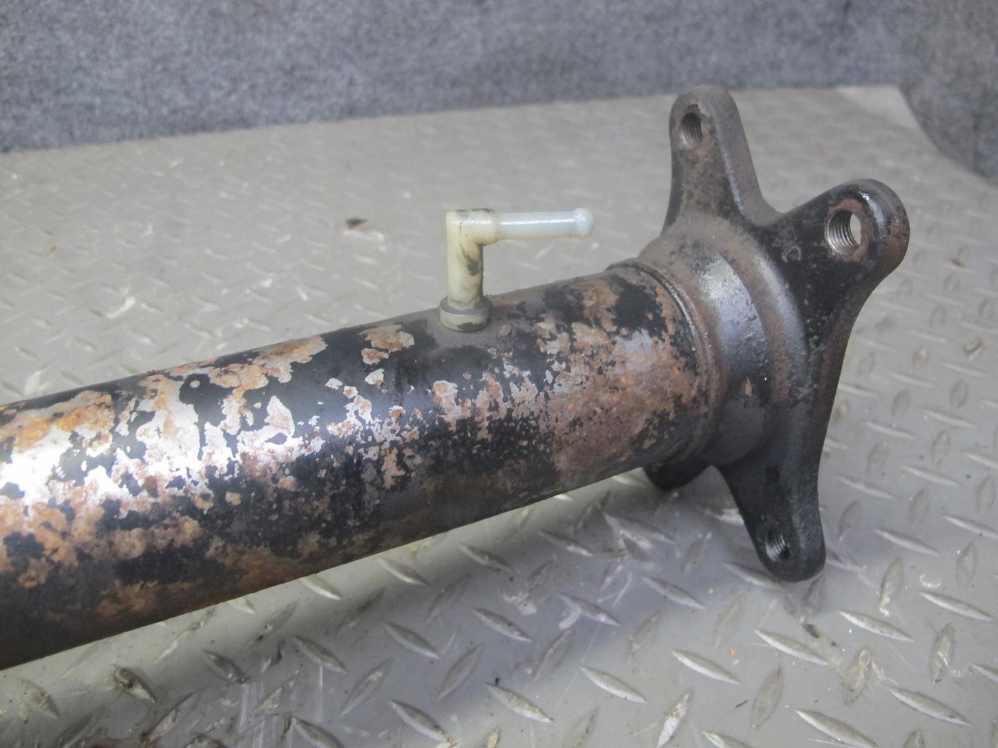 99-01 Isuzu Vehicross 4WD Front Differential Carrier 4.30 Ratio 144K OEM