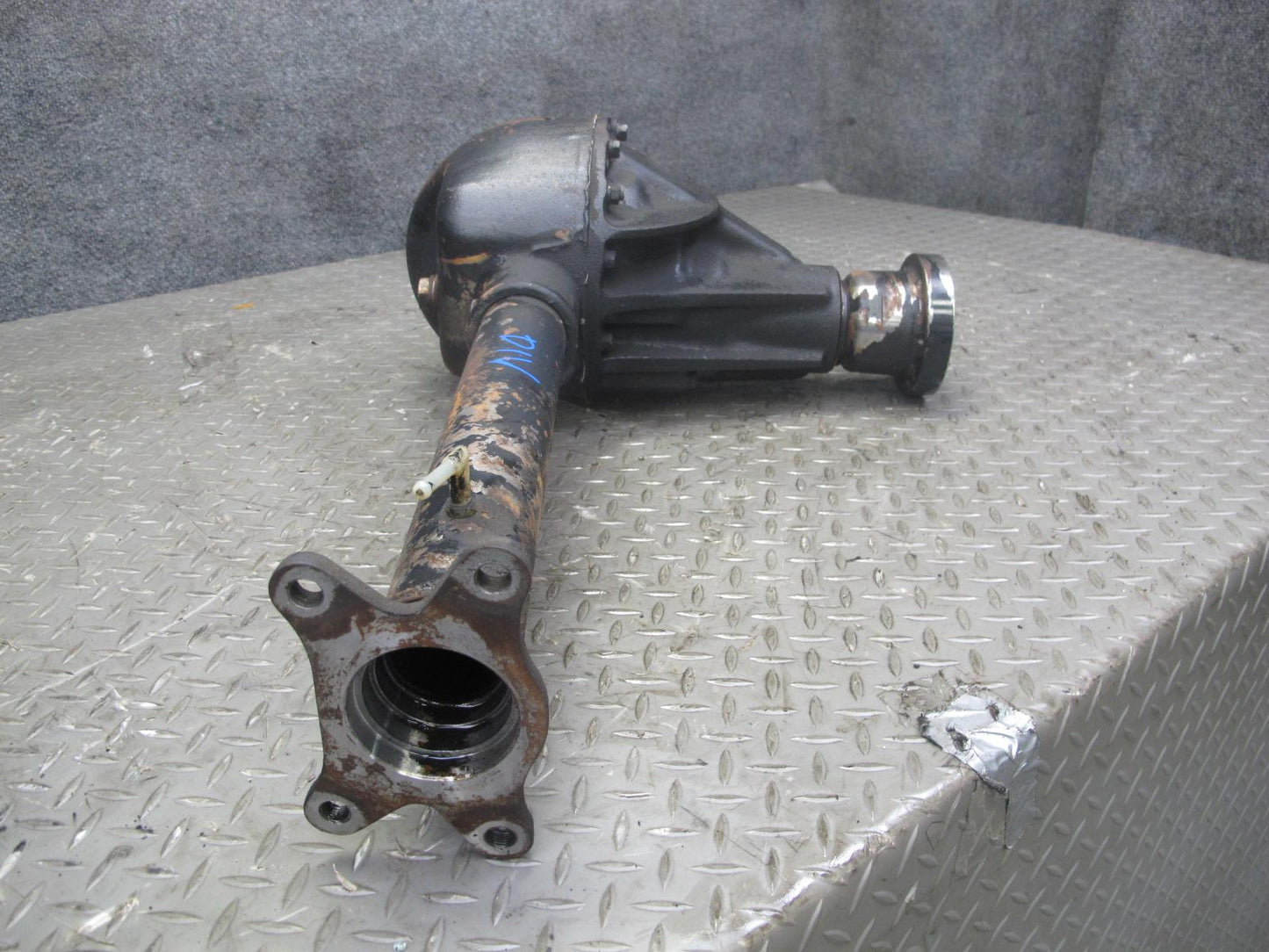 99-01 Isuzu Vehicross 4WD Front Differential Carrier 4.30 Ratio 144K OEM