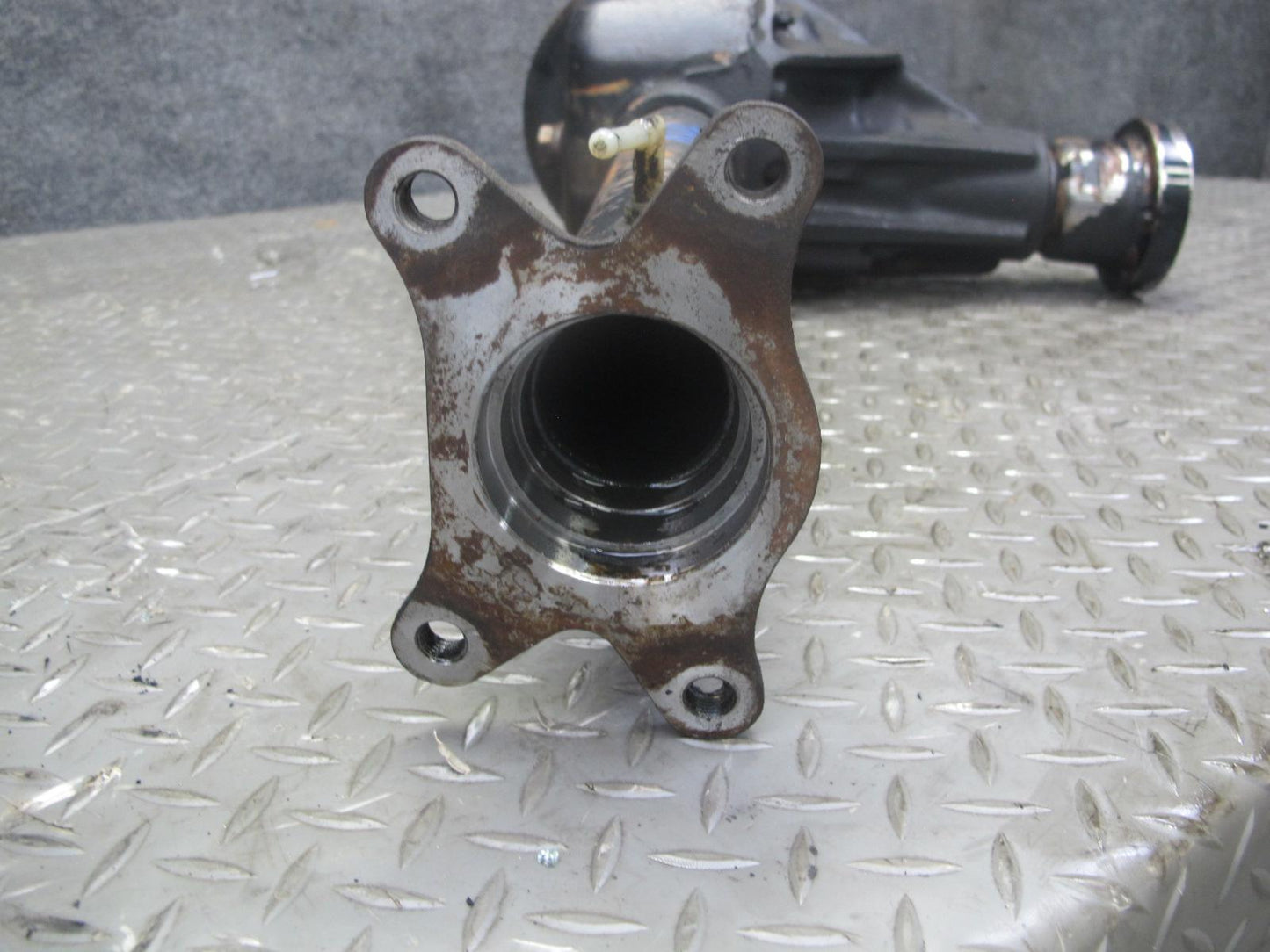 99-01 Isuzu Vehicross 4WD Front Differential Carrier 4.30 Ratio 144K OEM