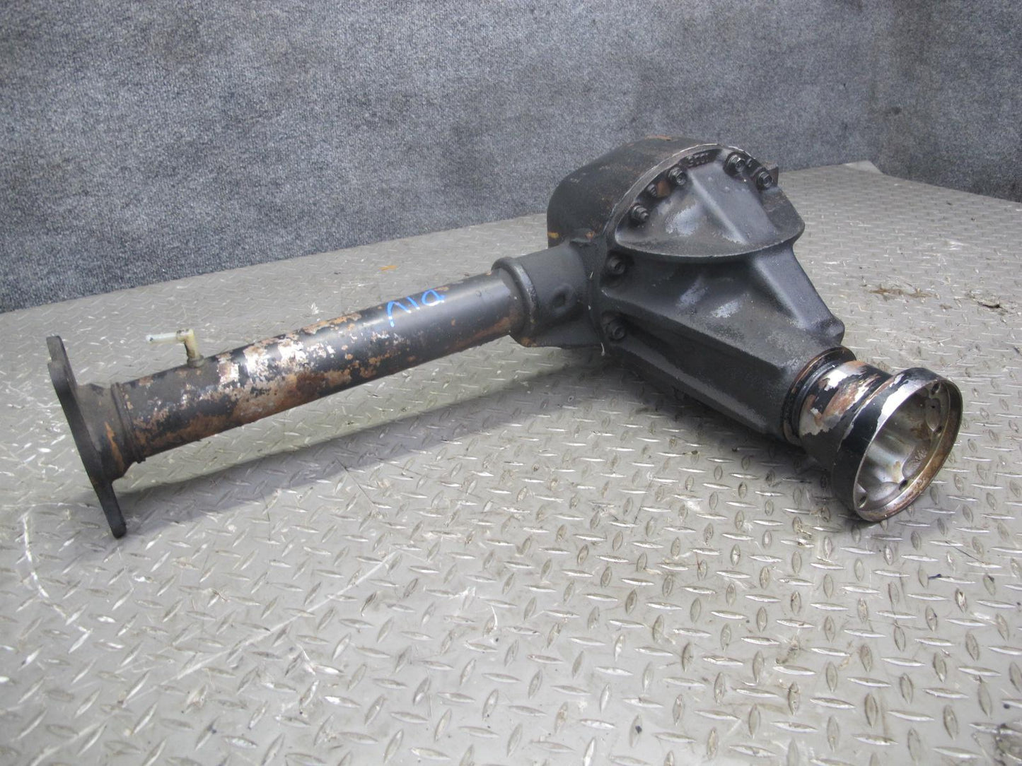 99-01 Isuzu Vehicross 4WD Front Differential Carrier 4.30 Ratio 144K OEM