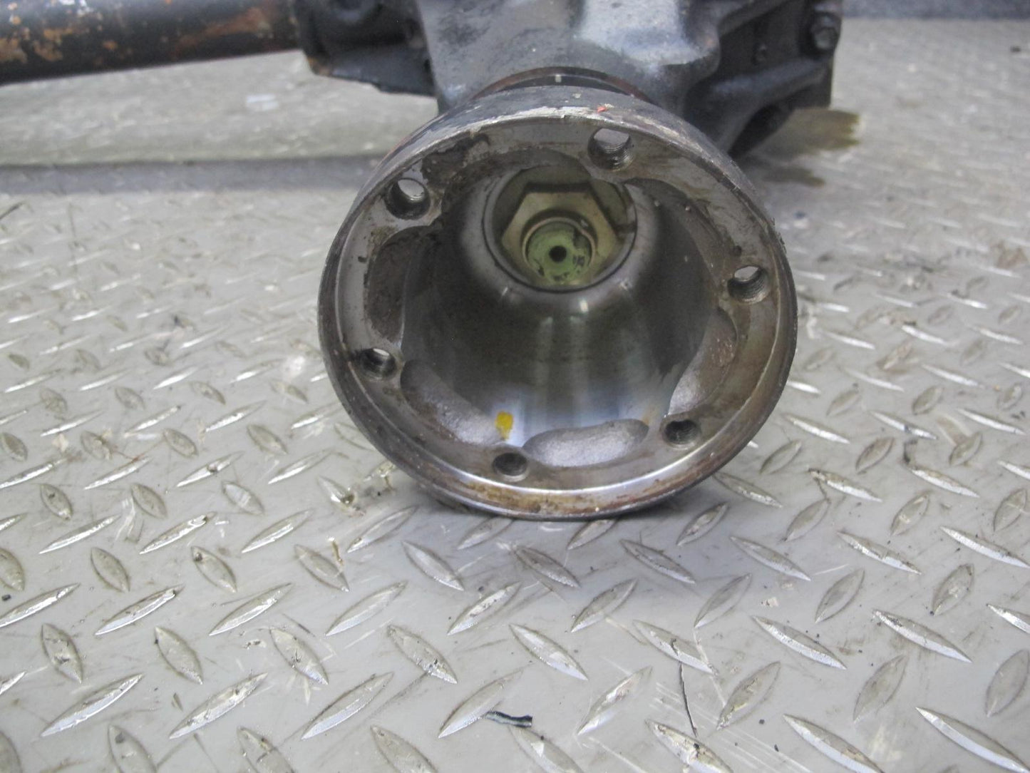 99-01 Isuzu Vehicross 4WD Front Differential Carrier 4.30 Ratio 144K OEM