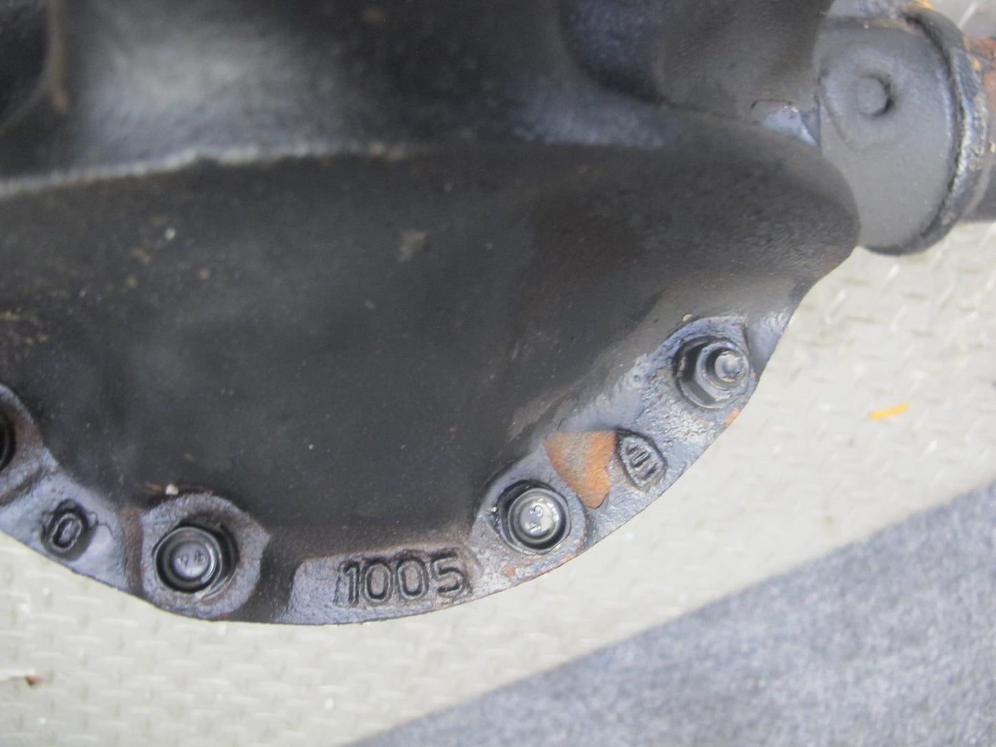 99-01 Isuzu Vehicross 4WD Front Differential Carrier 4.30 Ratio 144K OEM