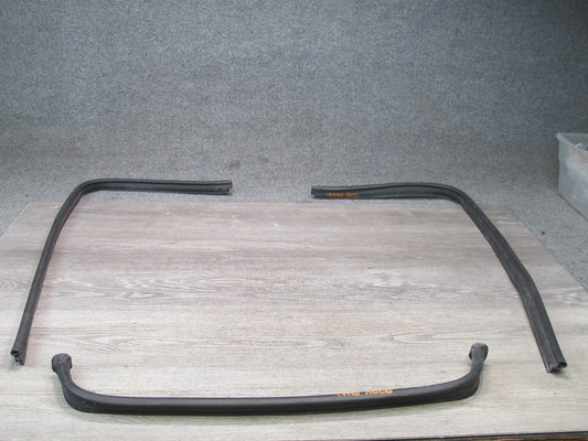 94-99 BMW E36 328iC Coupe Convertible Front Hood Weatherstrip Rubber Seal Set