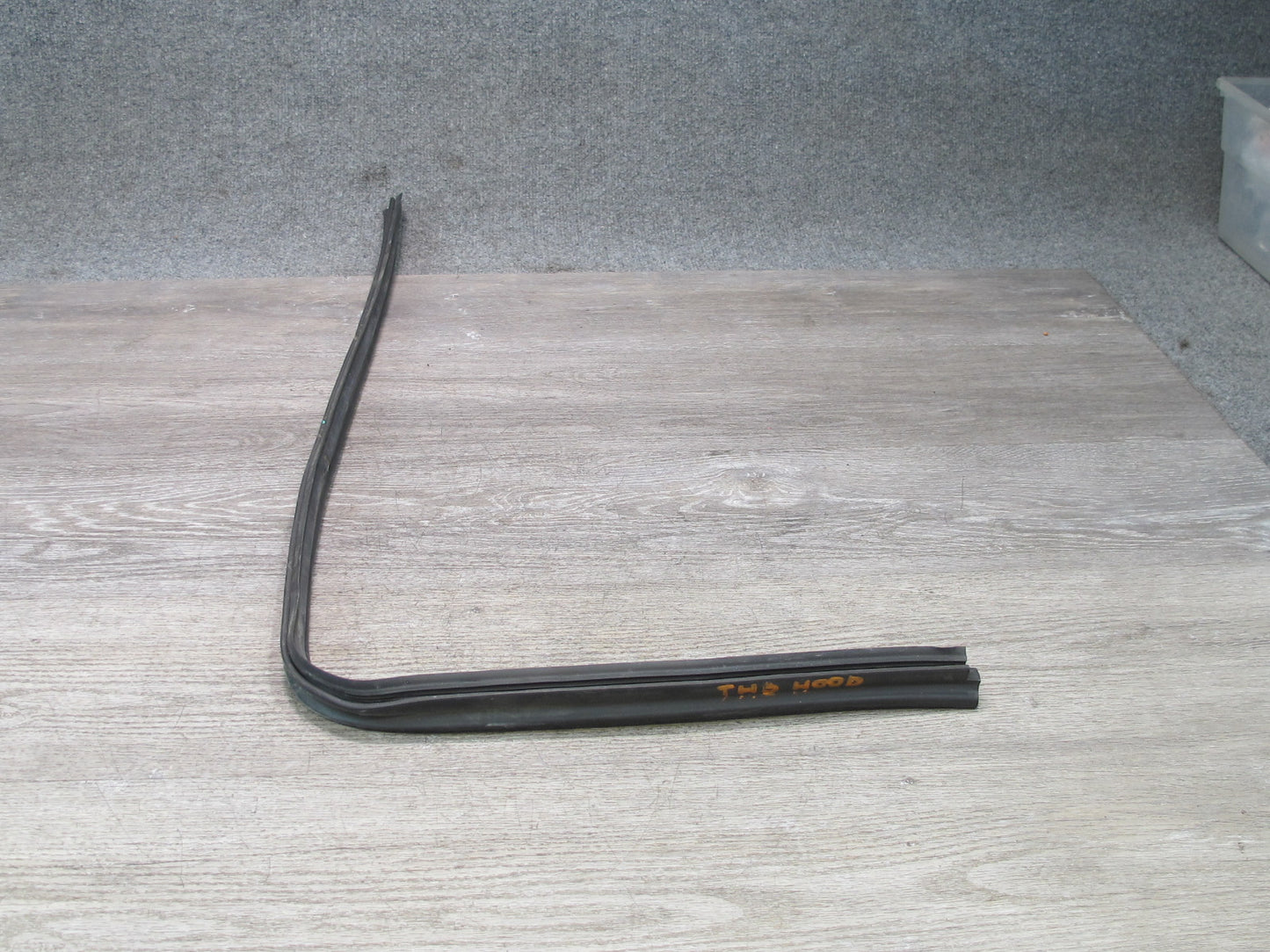 94-99 BMW E36 328iC Coupe Convertible Front Hood Weatherstrip Rubber Seal Set