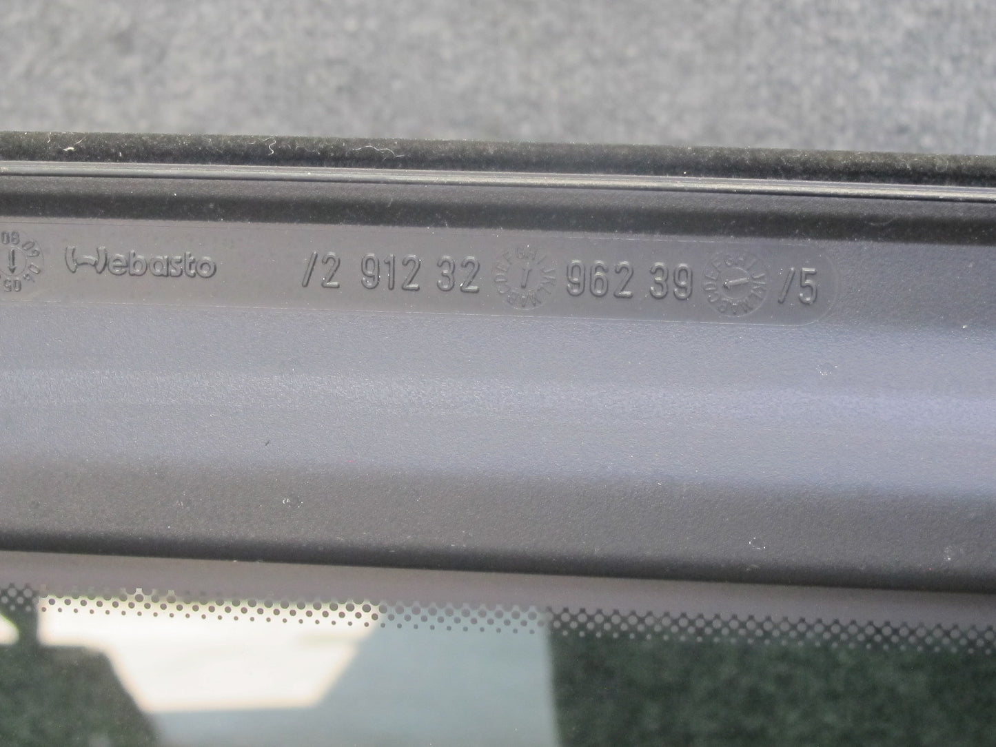 01-06 BMW E46 325Ci 330Ci Coupe Sunroof Glass Window Panel 8223191 OEM