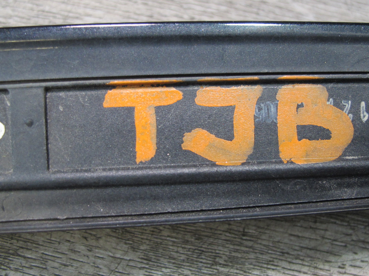 01-06 BMW E46 325Ci 330Ci Coupe Rear Trunk Lid Handle Finish Trim License Light
