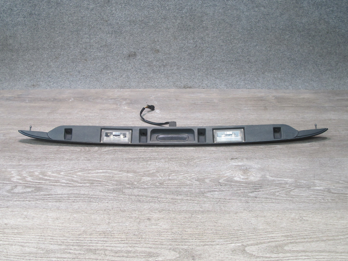 01-06 BMW E46 325Ci 330Ci Coupe Rear Trunk Lid Handle Finish Trim License Light