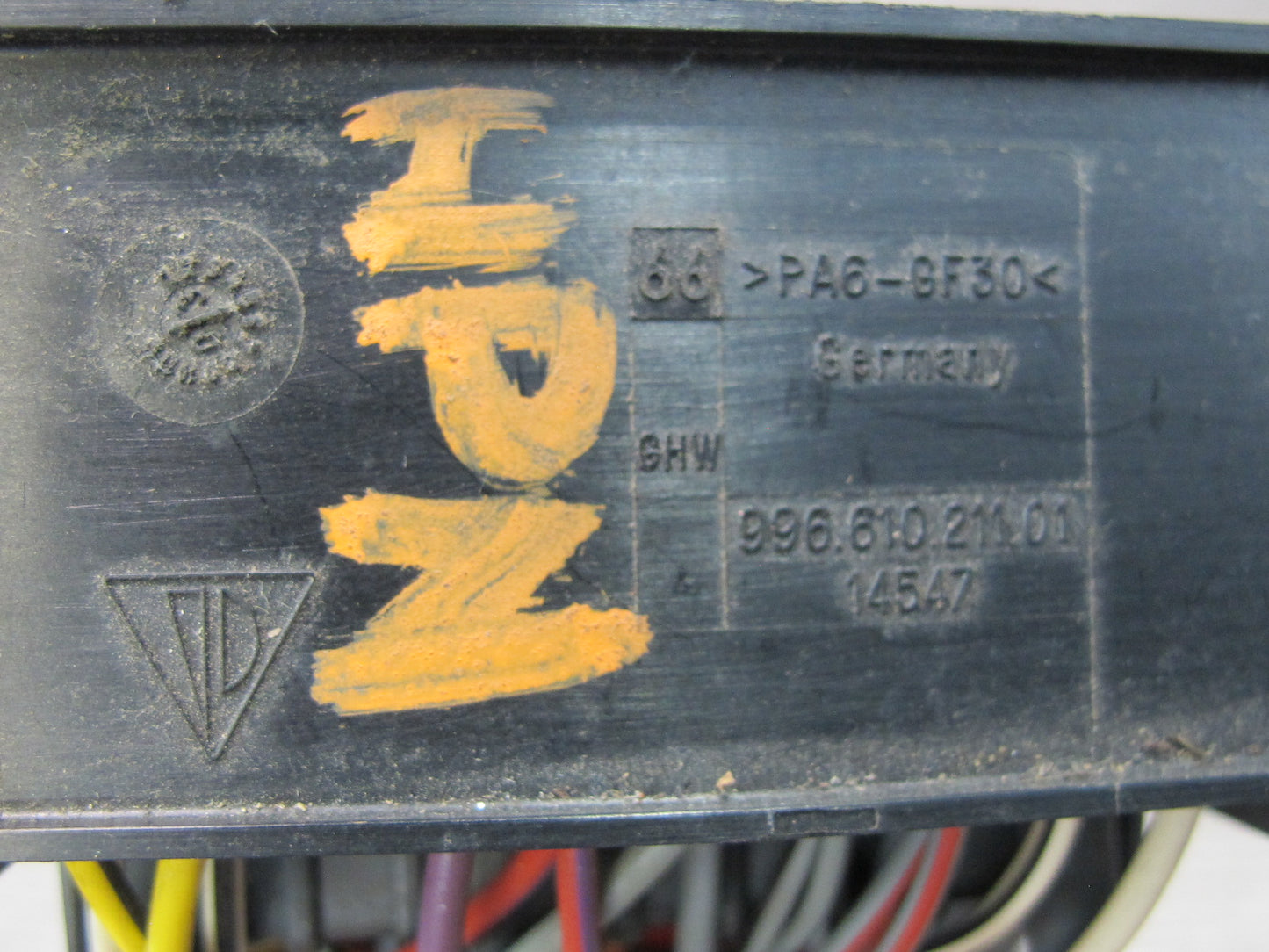 2000-2005 Porsche 911 Carrera 996 Fuse Relay Junction Box Module Unit