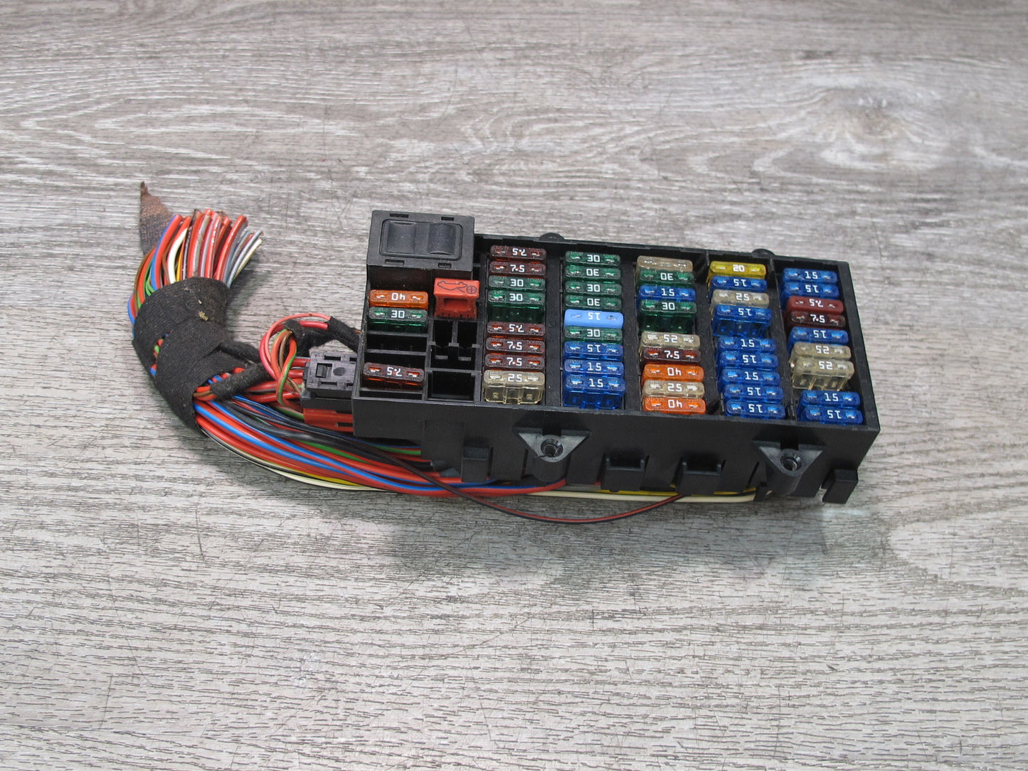 2000-2005 Porsche 911 Carrera 996 Fuse Relay Junction Box Module Unit