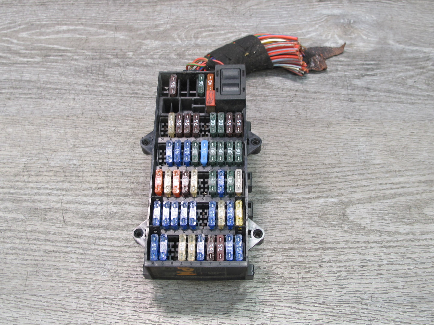 2000-2005 Porsche 911 Carrera 996 Fuse Relay Junction Box Module Unit