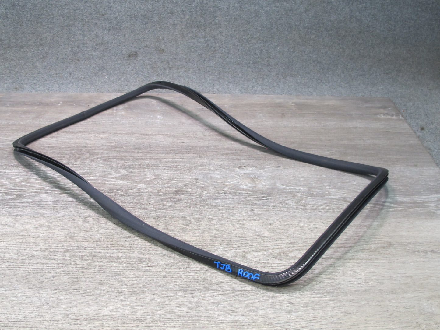 01-06 BMW E46 325Ci 330Ci Coupe Sunroof Weatherstrip Rubber Seal Gasket OEM