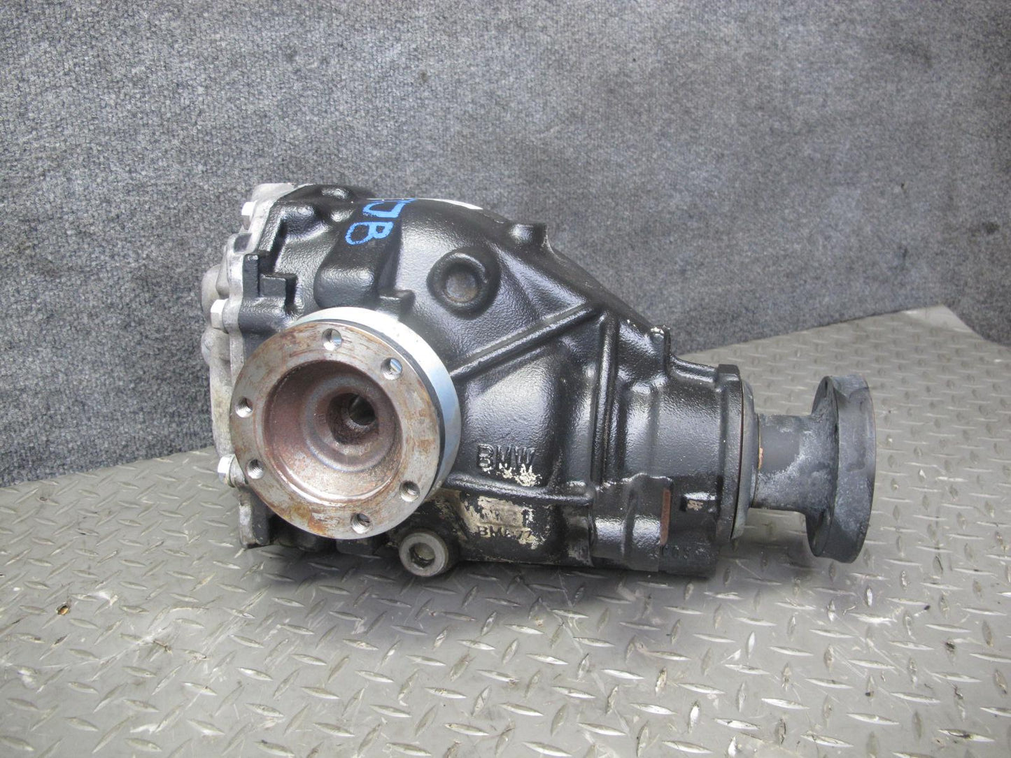 01-06 BMW E46 330i 330CI M/T Rear Differential Carrier 3.07 Ratio 104K Miles OEM