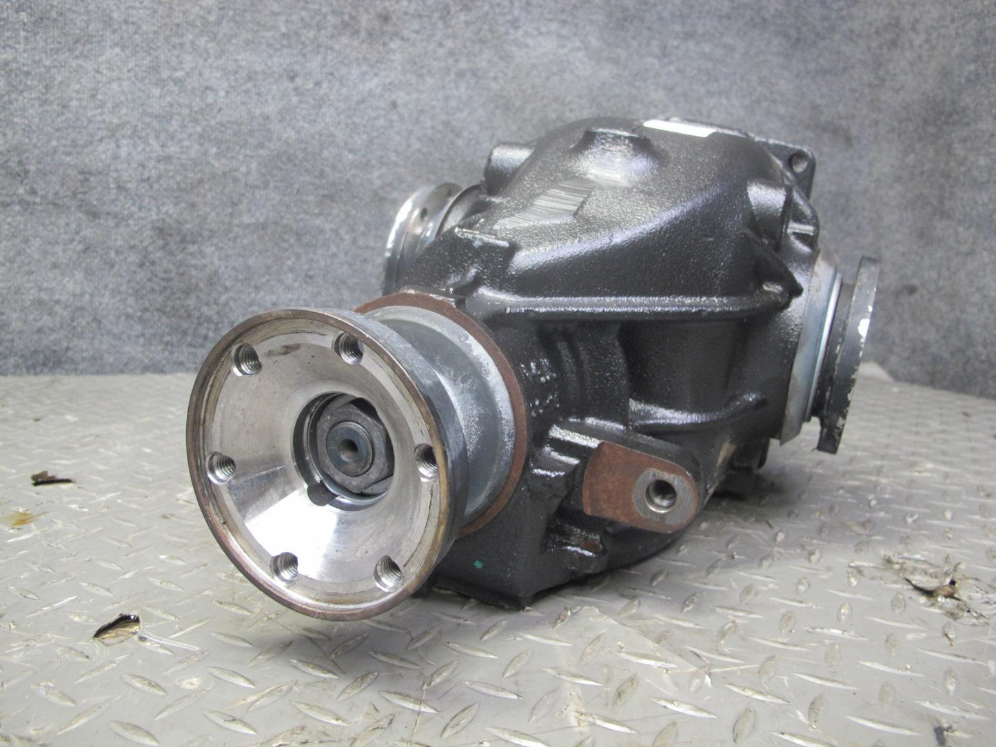 01-06 BMW E46 330i 330CI M/T Rear Differential Carrier 3.07 Ratio 104K Miles OEM