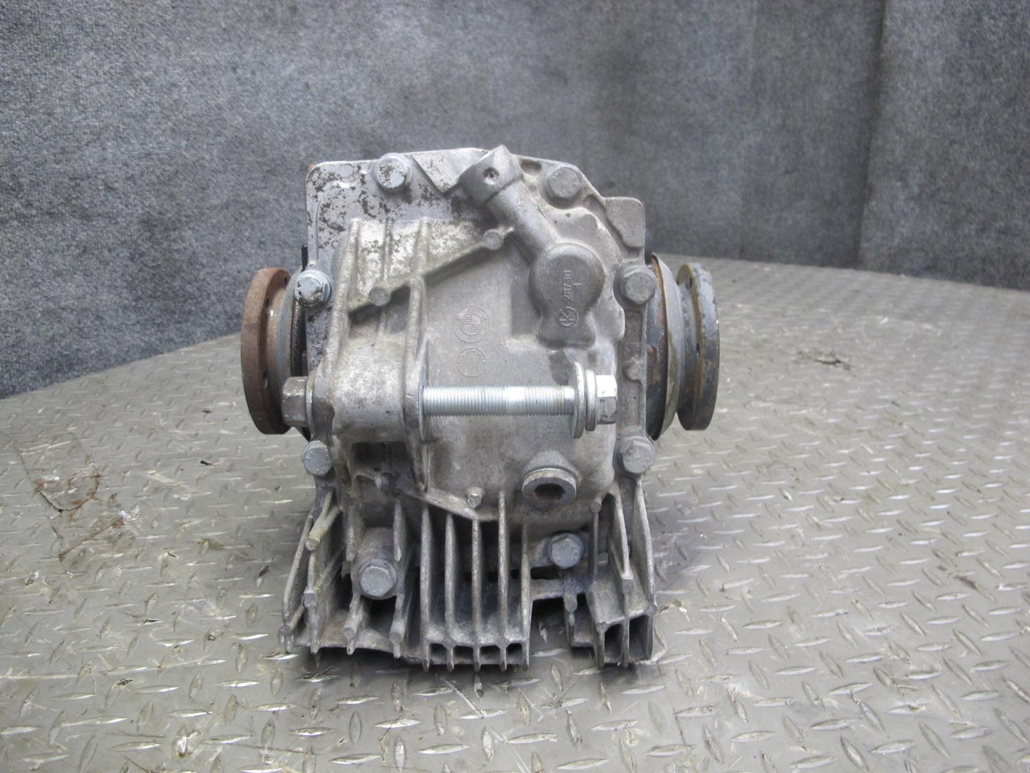 03-05 BMW E85 Z4 A/T Rear Differential Carrier 3.46 Ratio 96K Miles 7514130 OEM