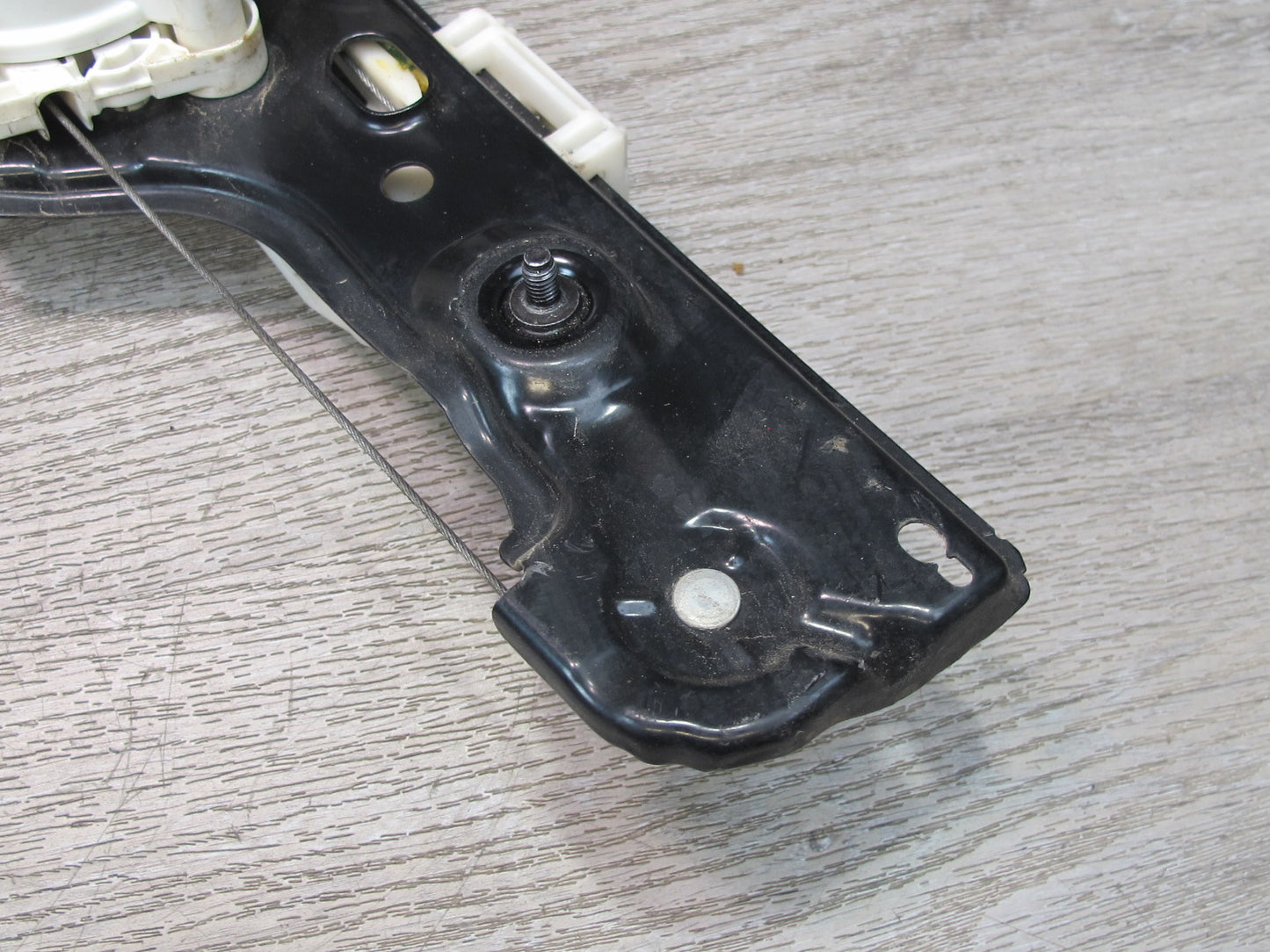 2008-2013 BMW E90 M3 328i 335i Front Left Door Window Regulator w Motor
