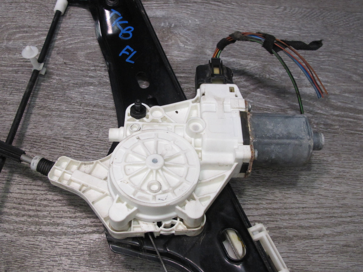 2008-2013 BMW E90 M3 328i 335i Front Left Door Window Regulator w Motor